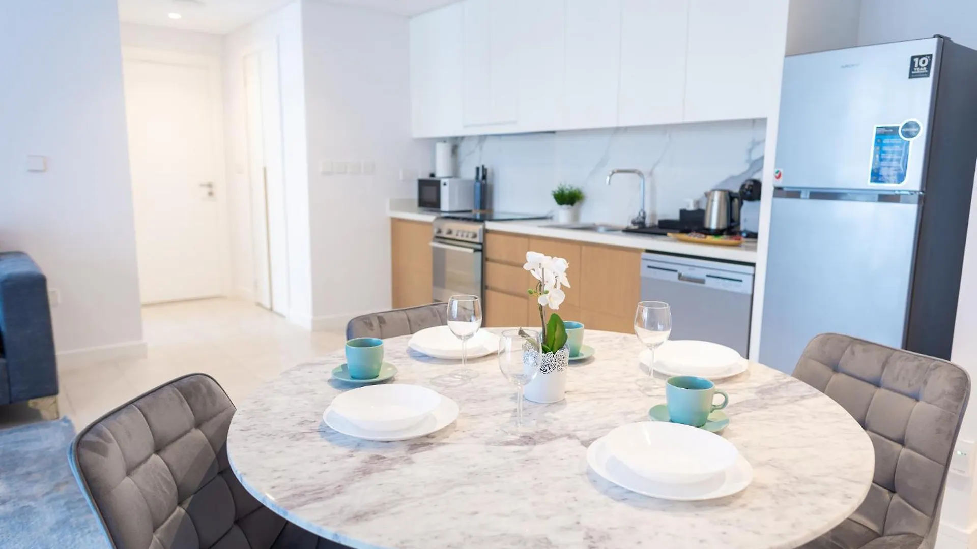 La Vie Beach Front Jbr Apartment By Happy Season Dubai
