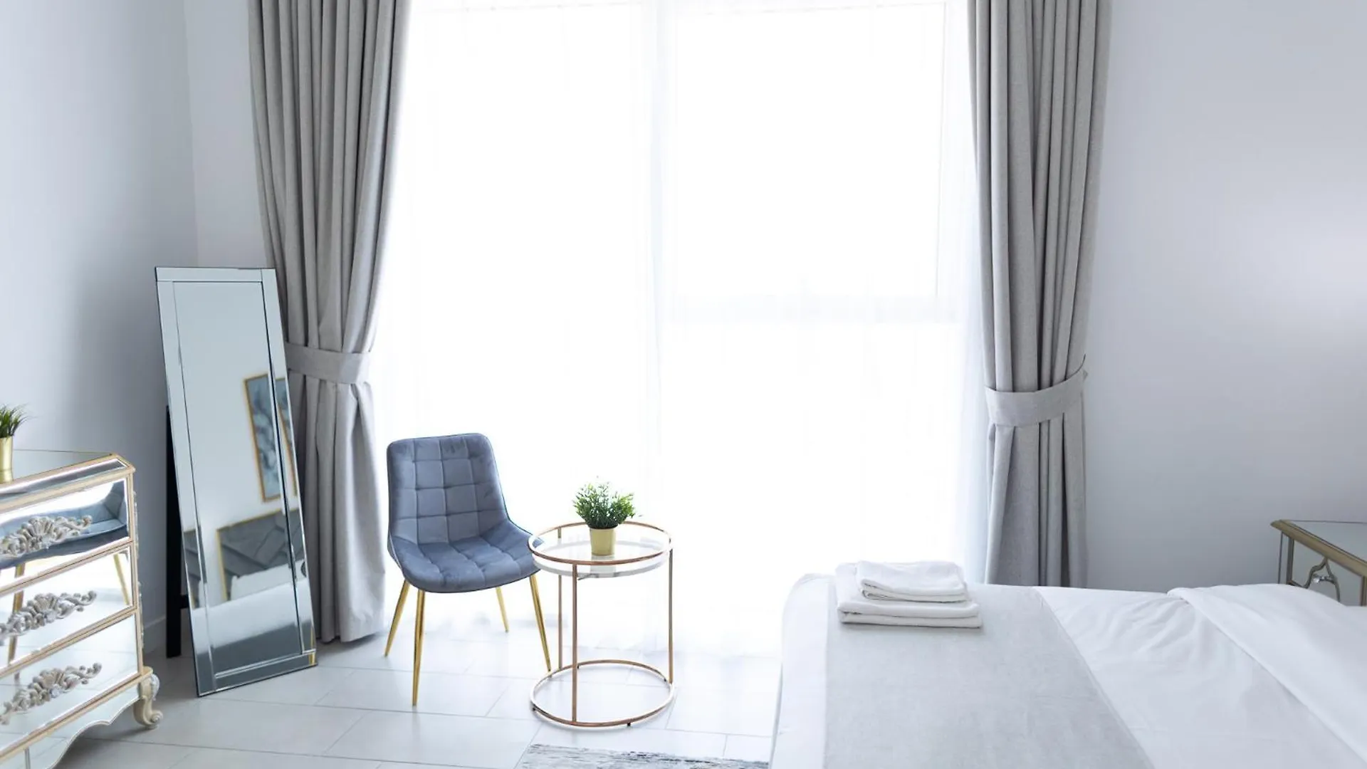 La Vie Beach Front Jbr Apartment By Happy Season Dubai