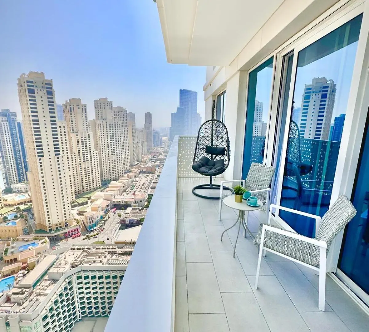 La Vie Beach Front Jbr Apartment By Happy Season Dubai